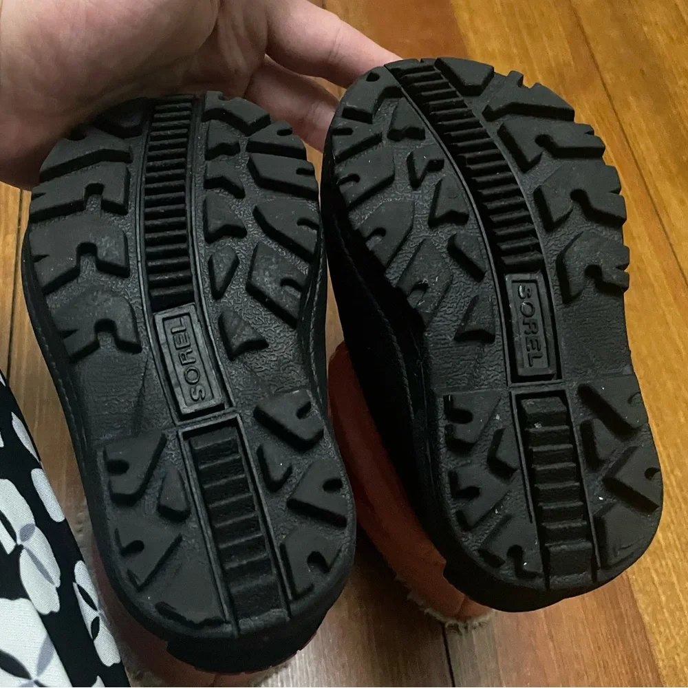 Sorel Pink and Black Toddler Snow Boots with Faux Fur Size 6